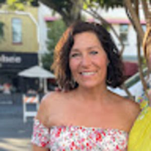 Meet your Posher, Lucienne